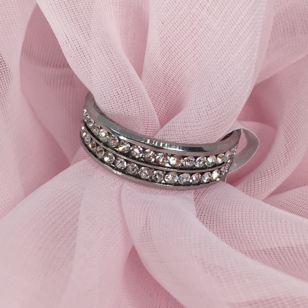 FULL CRYSTAL SAPPHIRE BAND 8MM